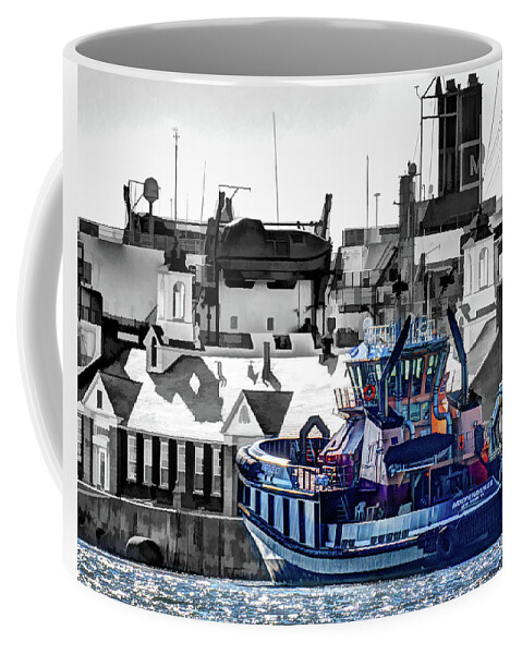 Boat Coffee Mug featuring the photograph Tugboat Independence by David Thompsen