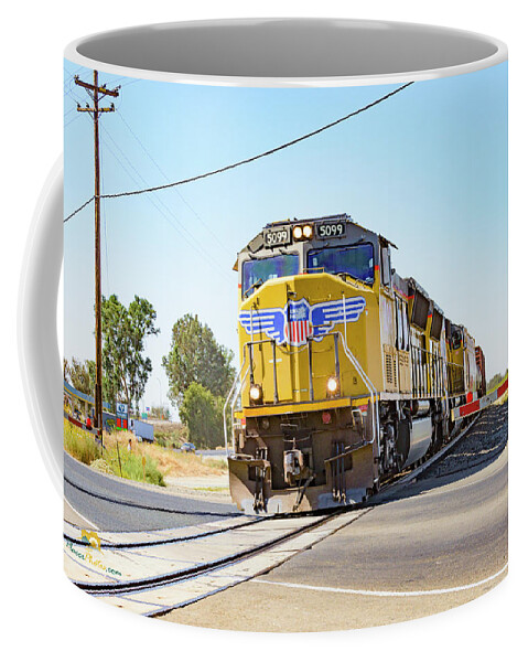 Freight Trains Coffee Mug featuring the photograph Up5099 by Jim Thompson