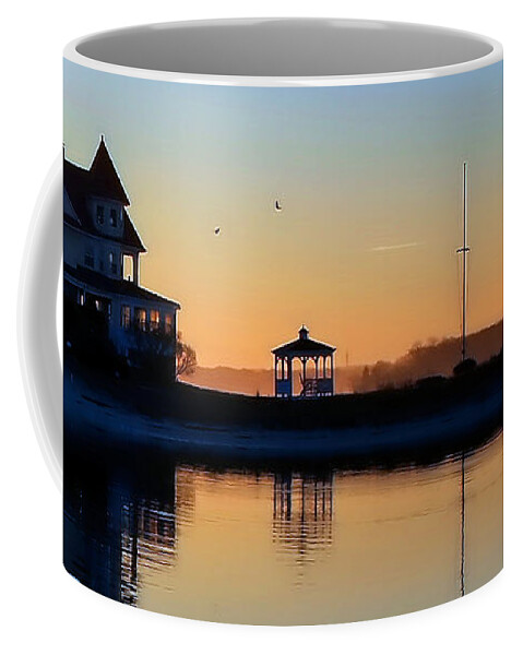 Vacation Home Coffee Mug featuring the photograph Waterfront Living by Bruce Gannon