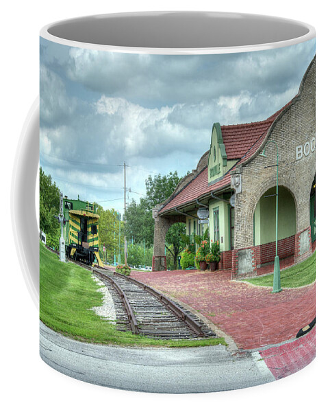 Missouri Coffee Mug featuring the photograph Booneville Depot by Steve Stuller