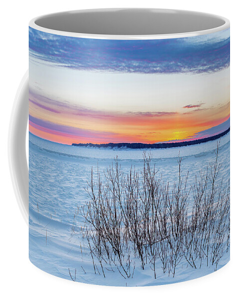 Grand Marais Mi Coffee Mug featuring the photograph Daybreak over East Bay by Gary McCormick