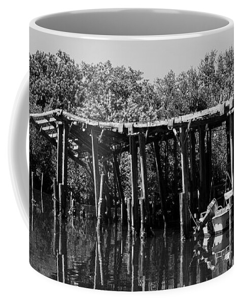 Old Coffee Mug featuring the photograph Englewood Boathouse by Robert Wilder Jr