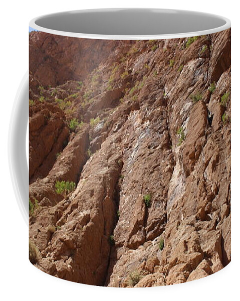 Travel Coffee Mug featuring the photograph in Gorges du Todra Morroco by Nakayosisan Wld