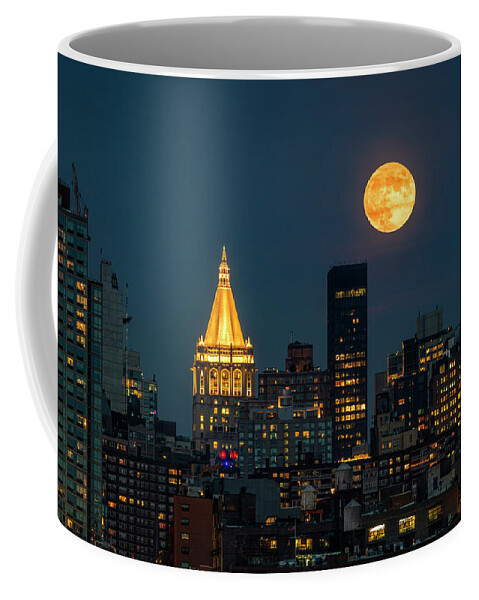 Nyc Skyline Coffee Mug featuring the photograph NY Life Building Full Moon by Susan Candelario