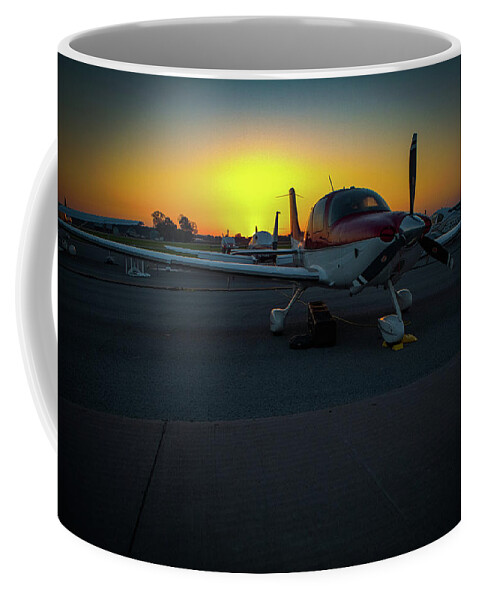 Si Carbondale Airport Coffee Mug featuring the photograph Props at Dawn by Jeff Kurtz