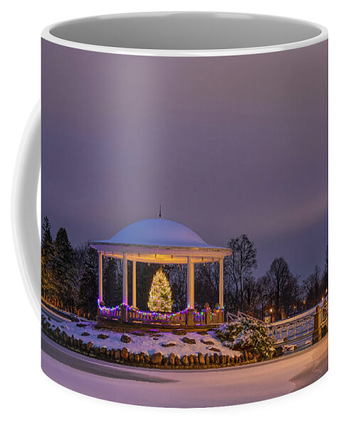 Christmas Coffee Mug featuring the photograph A Strathmore Christmas by Rod Best