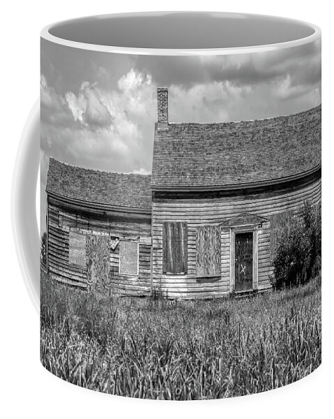 Farm House Coffee Mug featuring the photograph Abandon Farm Home of New Jersey by David Letts