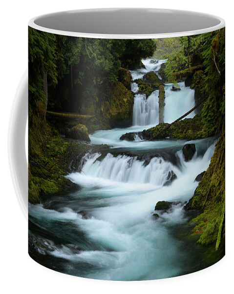  Coffee Mug featuring the photograph Aqualicious by Andrew Kumler