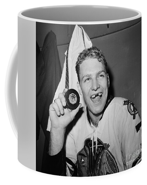 Bobby Coffee Mug featuring the photograph Bobby Hull 50 goal by Action