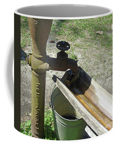 Water Pump Coffee Mug featuring the photograph Dudley Farm Well Pump by D Hackett