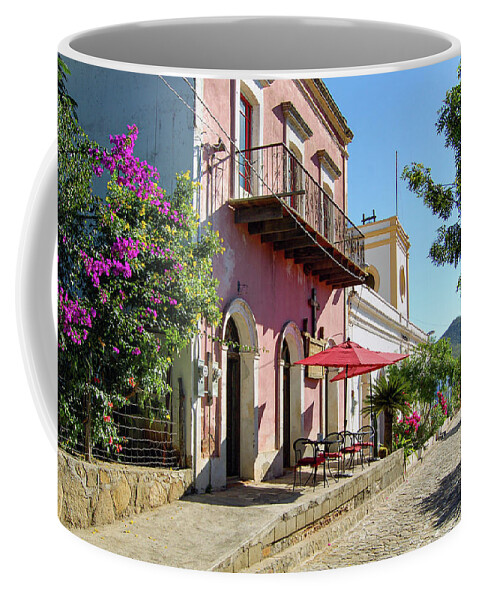 El Triunfo Coffee Mug featuring the photograph El Triunfo by William Scott Koenig