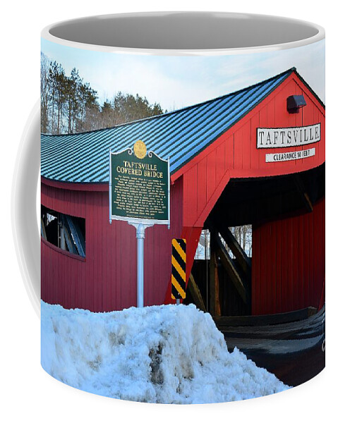 Taftsville Covered Bridge Coffee Mug featuring the photograph Entrance to the Bridge by Steve Brown