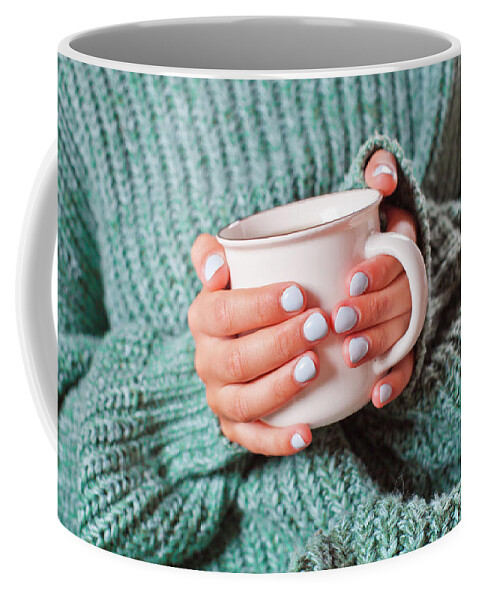 https://render.fineartamerica.com/images/rendered/default/frontright/mug/images/artworkimages/medium/3/female-hands-holding-hot-cup-of-coffee-or-tea-liss-art-studio.jpg?&targetx=150&targety=0&imagewidth=499&imageheight=333&modelwidth=800&modelheight=333&backgroundcolor=2B2C26&orientation=0&producttype=coffeemug-11