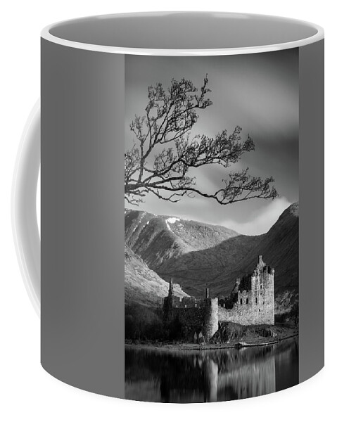 Kilchurn Castle Coffee Mug featuring the photograph Kilchurn Castle by Dave Bowman