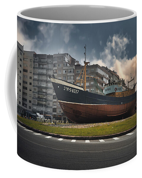 Vigo Coffee Mug featuring the photograph Low tide on the roundabout by Micah Offman