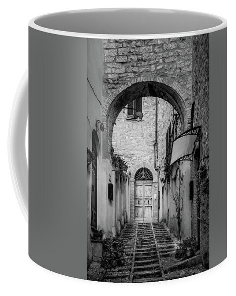 Umbria Coffee Mug featuring the photograph Piccolo Vicolo by W Chris Fooshee