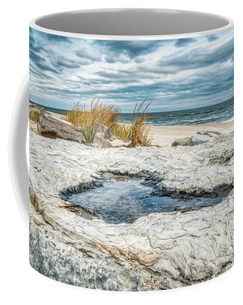 Rock Coffee Mug featuring the photograph Pooling In The Beach Rock by Gary Slawsky