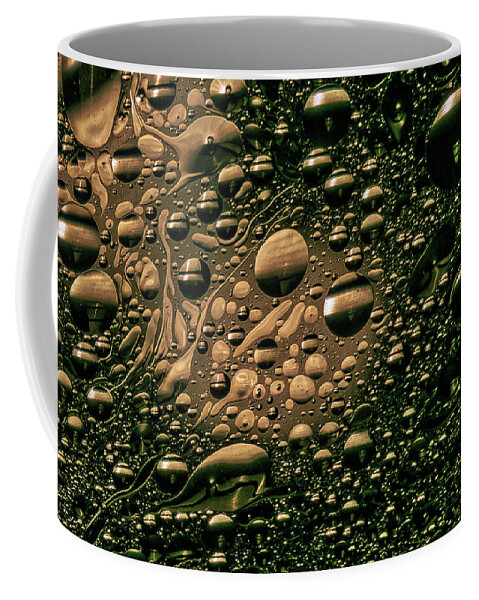 Drops Coffee Mug featuring the photograph Quantum by Johannes Brienesse