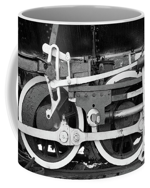 Train Coffee Mug featuring the photograph RR Engine Toledo, OR by Mike Bergen