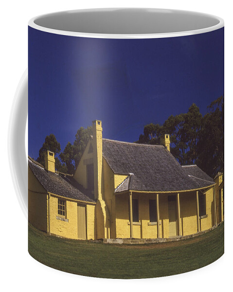 Cottage Coffee Mug featuring the photograph Settler's Cottage by Frank Lee