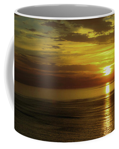 Sunrise Coffee Mug featuring the photograph Golden Hour Over Ogunquit Beach #4 by Lorraine Palumbo