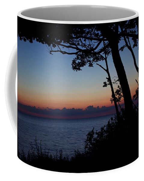 Lake Erie Coffee Mug featuring the photograph Sunset view by Yvonne M Smith