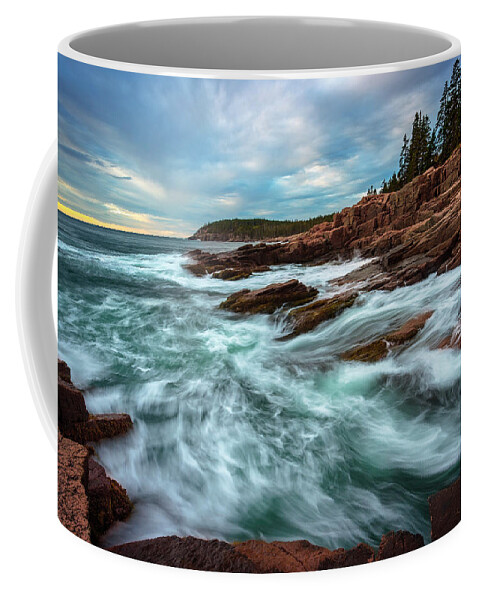 Maine Coffee Mug featuring the photograph Thunder Hole Waves by Gary Johnson