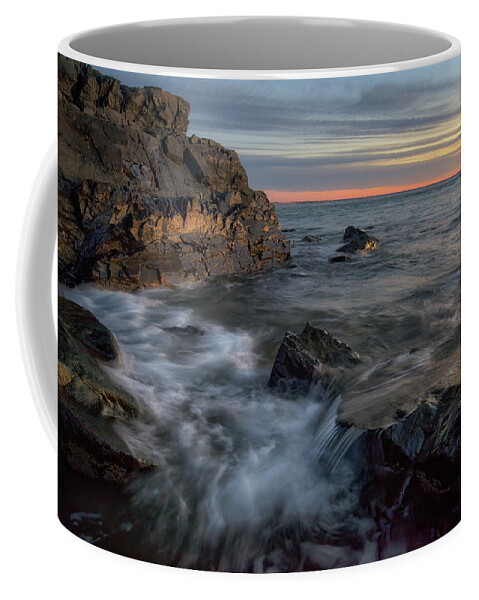 Marginal Way Coffee Mug featuring the photograph Tidal Cascade in Ogunquit by Kristen Wilkinson