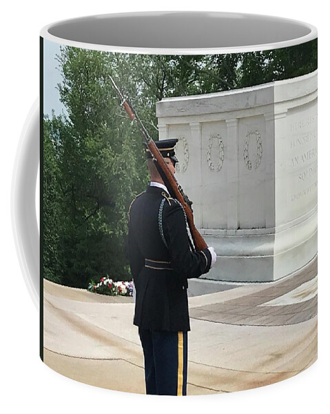 Arlington Coffee Mug featuring the photograph Tomb of the Unknowns by Lee Darnell