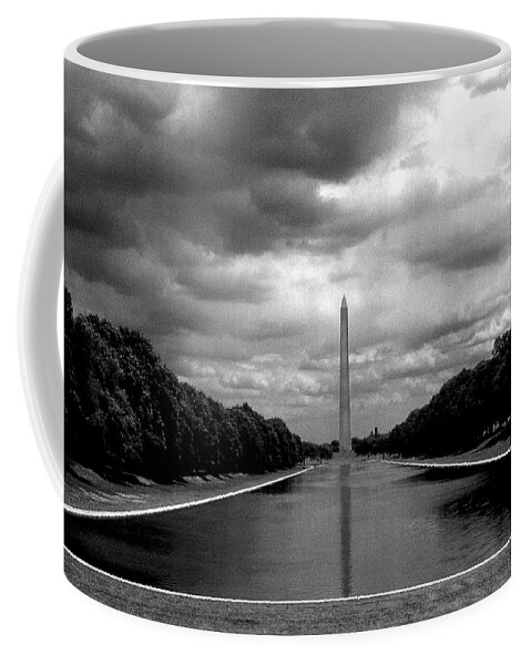 Washington Monument Coffee Mug featuring the photograph Washington Monument - a Beacon by Jerry Griffin
