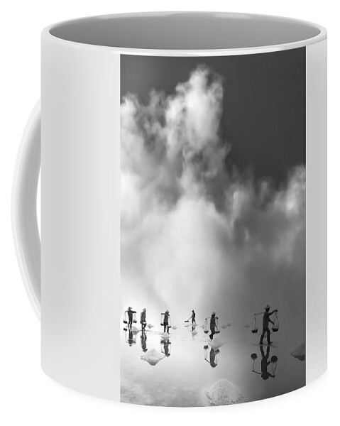 Fine Art Coffee Mug featuring the photograph White gold III by Sofie Conte