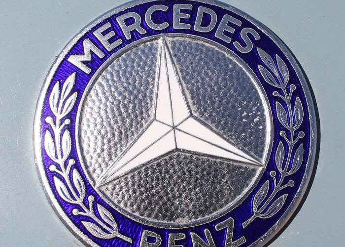 1967 Mercedes Benz Logo Greeting Card featuring the photograph 1967 Mercedes Benz Logo by John Telfer