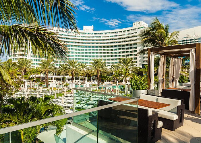 Architecture Greeting Card featuring the photograph Fontainebleau Hotel by Raul Rodriguez