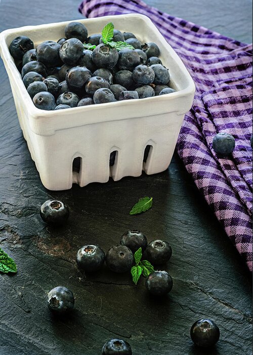Black Color Greeting Card featuring the photograph Blueberries by Sonia Martin Fotografias - Www.aquesabenlasnubes.com