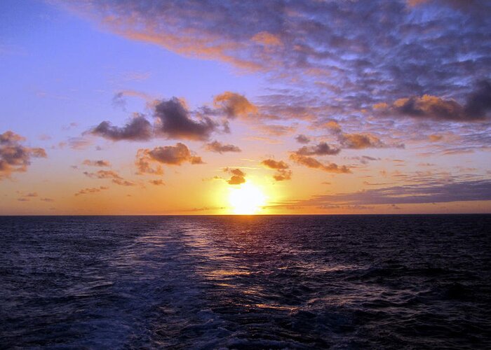  Sunset Greeting Card featuring the photograph Hawaiian End of Day by Bob Slitzan