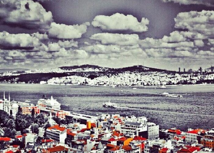 Beautiful Greeting Card featuring the photograph Istanbul view by Ernesto Cinquepalmi