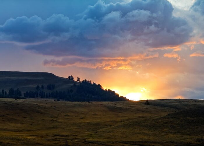 Wyoming Greeting Card featuring the photograph Lamar Valley Sunset by Lars Lentz