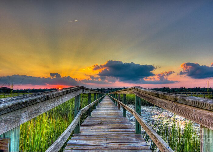 Hdr Greeting Card featuring the photograph Leading Lines by Matthew Trudeau