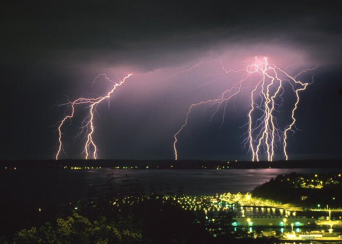 Lightning Greeting Card featuring the photograph Lightning Strike by King Wu