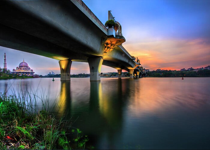 Tranquility Greeting Card featuring the photograph Seri Perdana Bridge by Jemang Images