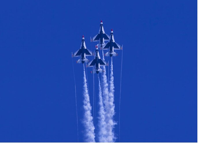 Oc Air Show Greeting Card featuring the photograph Thunderbirds Straight Up by Donna Corless