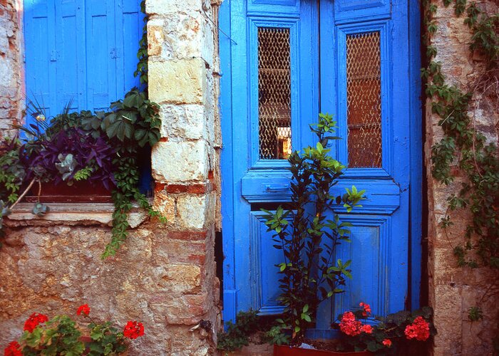 Greece Greeting Card featuring the photograph Abandoned house by Paul Cowan