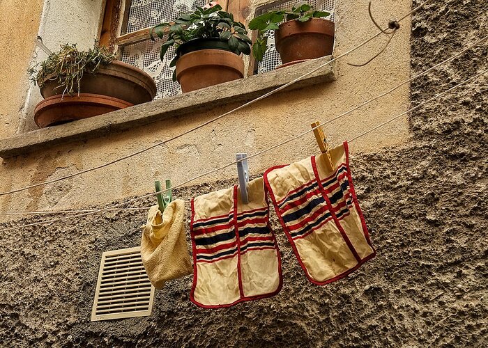 Biot Greeting Card featuring the photograph Clothesline in Biot by Gary Karlsen