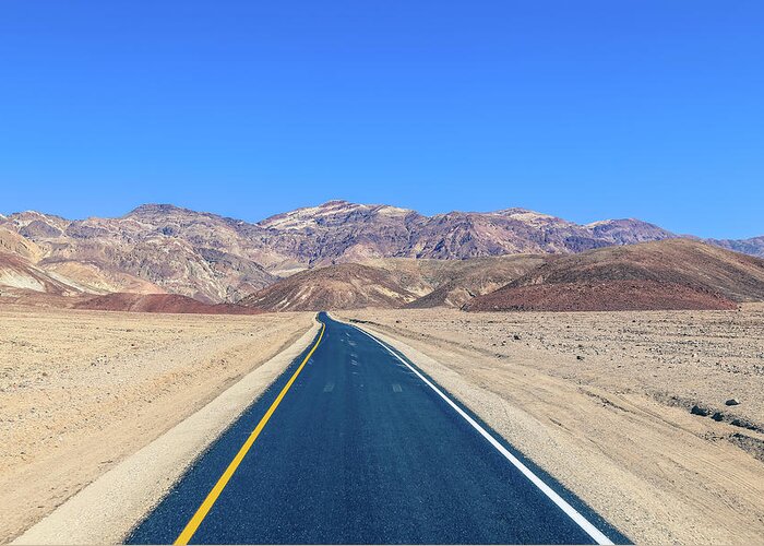 Usa Greeting Card featuring the photograph Death Valley road by Alberto Zanoni