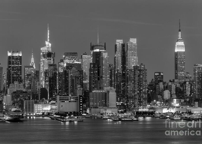 Clarence Holmes Greeting Card featuring the photograph Manhattan Twilight IV by Clarence Holmes