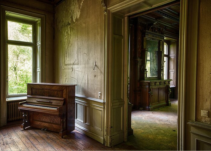 Abandoned Greeting Card featuring the photograph Old Piano - Urban Exploration by Dirk Ercken