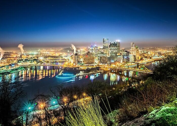 Sky Greeting Card featuring the photograph Pittsburgh Pennsylvanie City Skyline Early Morning by Alex Grichenko