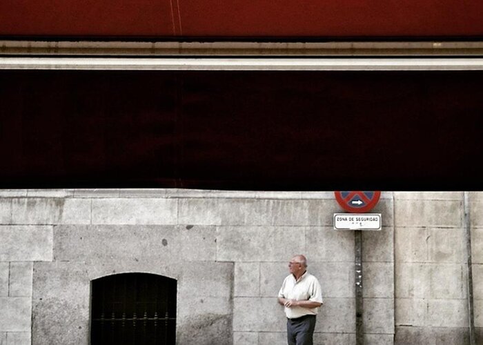 Red Greeting Card featuring the photograph Señor
#man #señor #street #city by Rafa Rivas