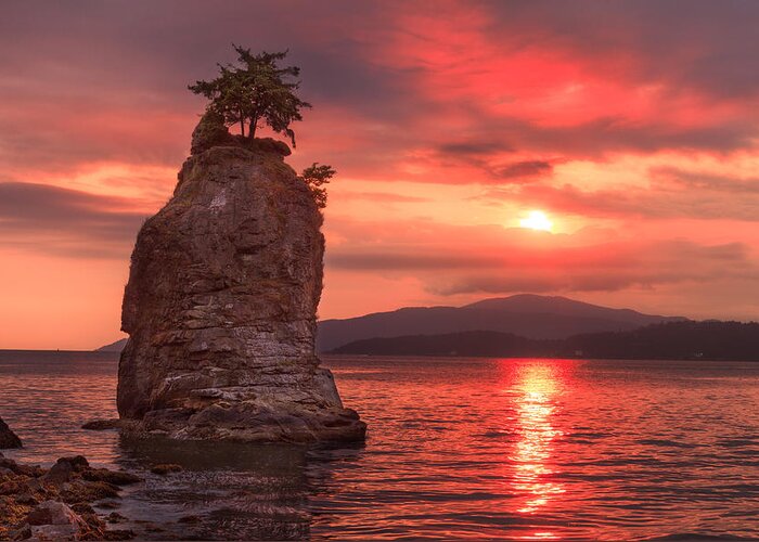 Siwash Rock Greeting Card featuring the photograph Siwash Rock Sunset by Alan W
