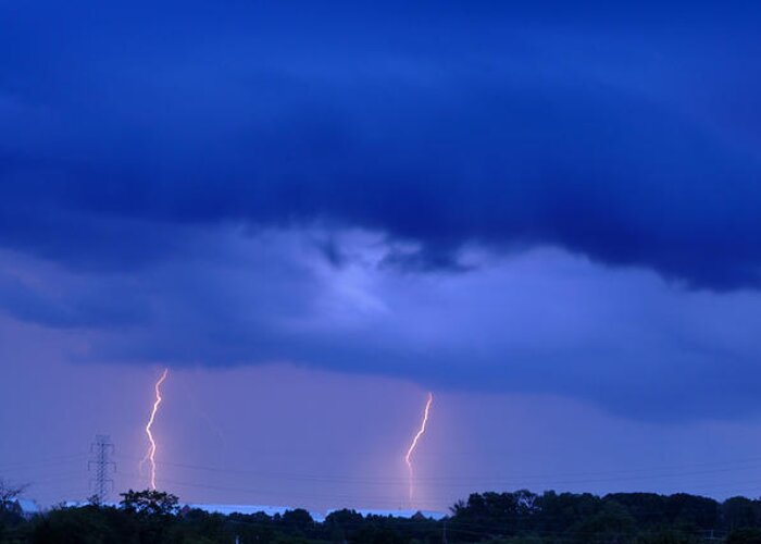 Lightning Greeting Card featuring the photograph The Approching Storm by Mark Fuller